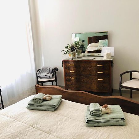 A Due Passi Dal Castello Bed & Breakfast Somma Lombardo Eksteriør bilde