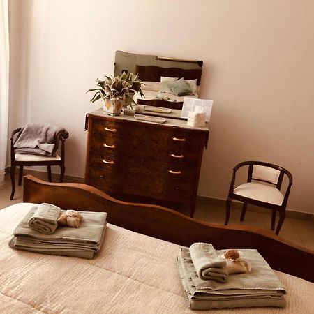 A Due Passi Dal Castello Bed & Breakfast Somma Lombardo Eksteriør bilde