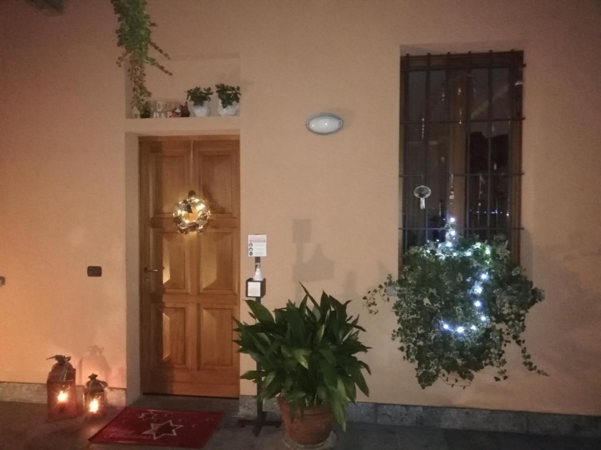 A Due Passi Dal Castello Bed & Breakfast Somma Lombardo Eksteriør bilde