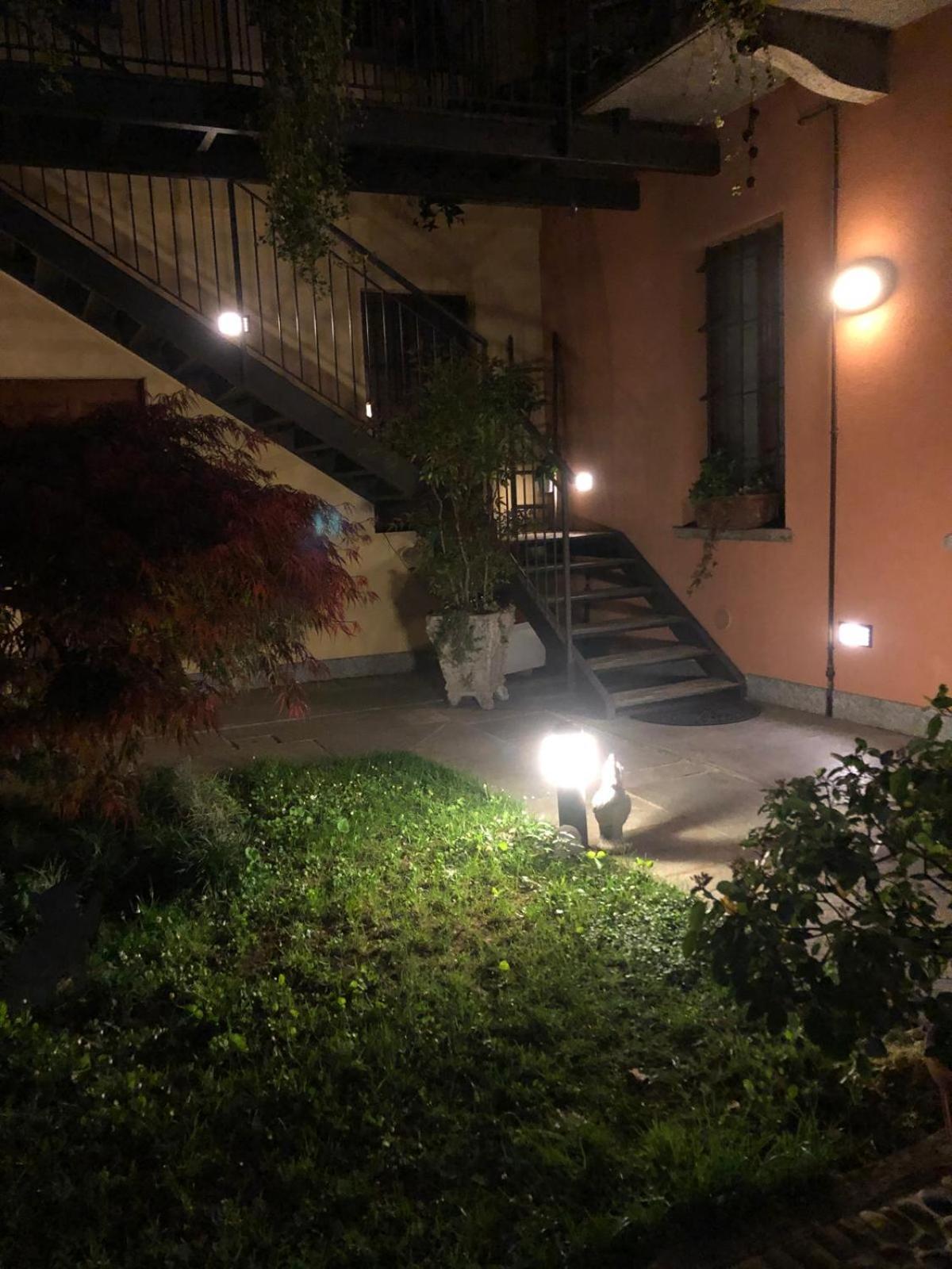 A Due Passi Dal Castello Bed & Breakfast Somma Lombardo Eksteriør bilde