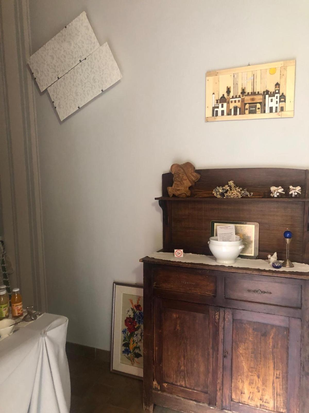 A Due Passi Dal Castello Bed & Breakfast Somma Lombardo Eksteriør bilde