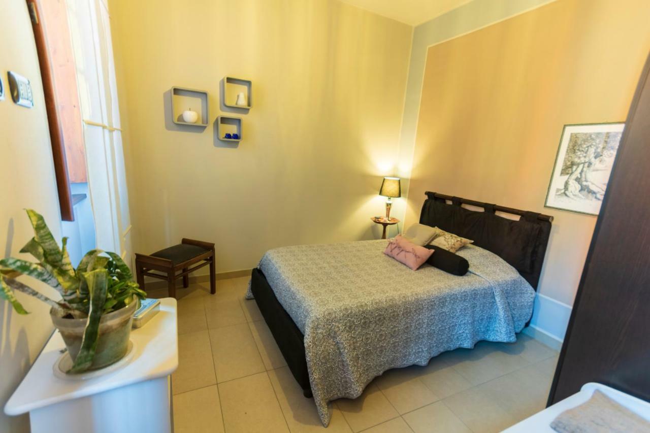 A Due Passi Dal Castello Bed & Breakfast Somma Lombardo Eksteriør bilde