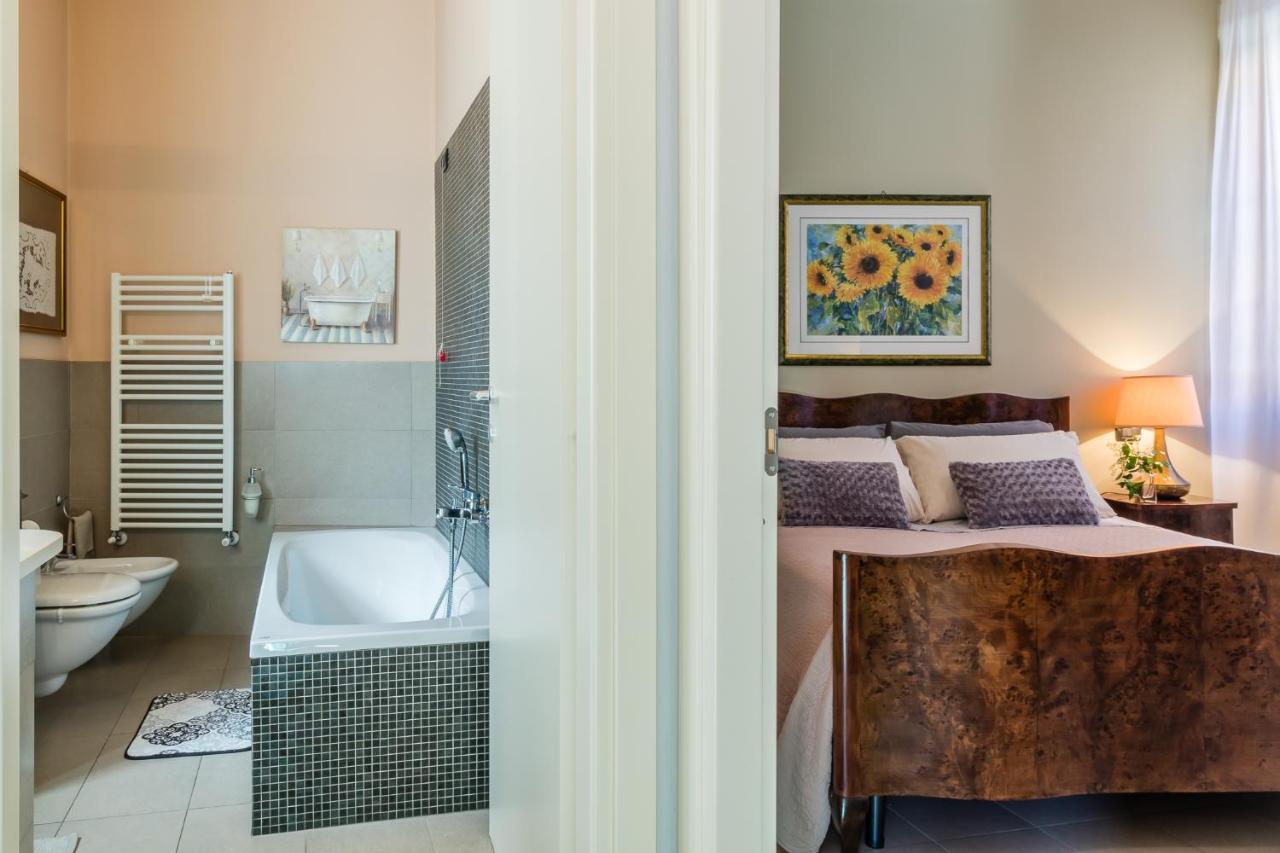 A Due Passi Dal Castello Bed & Breakfast Somma Lombardo Eksteriør bilde